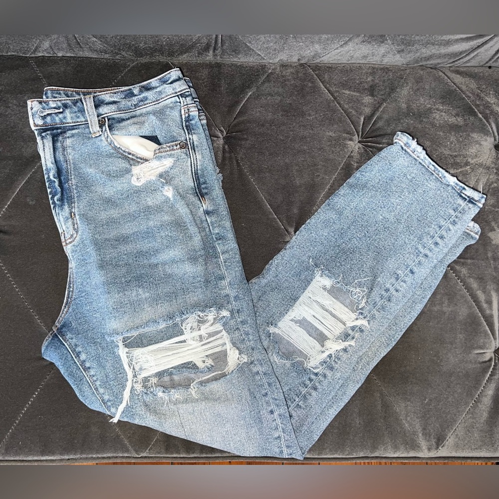 AE Mom Jeans Size 10 Regular